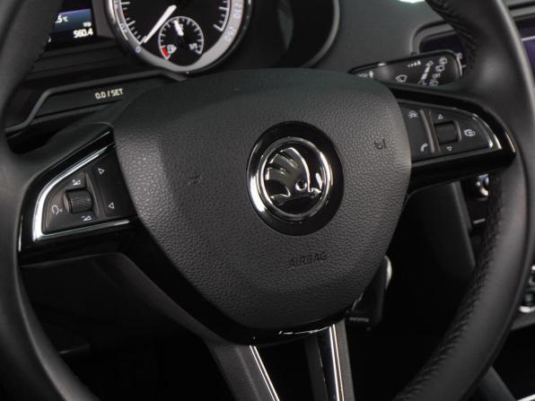 Skoda Octavia III (A7) Рестайлинг с пробегом 2018 года, цена 2 049 000 рублей, 122758 км, лифтбек, Автокод Объявления