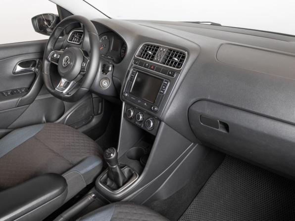Volkswagen Polo V Рестайлинг с пробегом 2020 года, цена 1 177 600 рублей, 93299 км, седан, Автокод Объявления