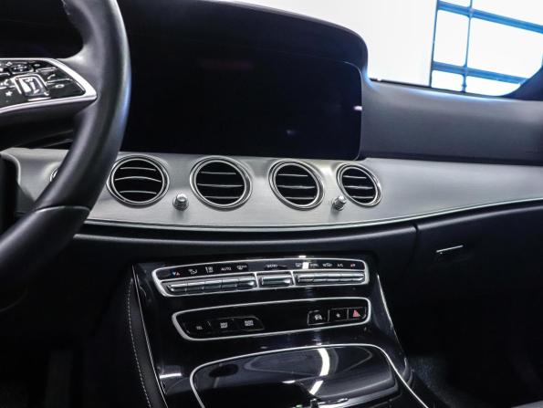Mercedes-Benz E-Класс V (W213 S213 C238) Рестайлинг с пробегом 2021 года, цена 4 350 000 рублей, 52121 км, седан, Автокод Объявления