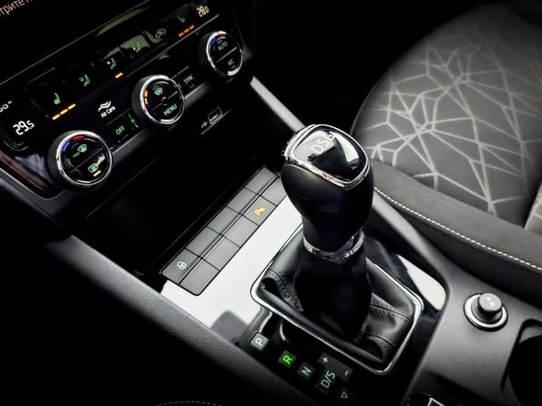 Skoda Octavia III (A7) Рестайлинг с пробегом 2019 года, цена 1 950 000 рублей, 99888 км, лифтбек, Автокод Объявления