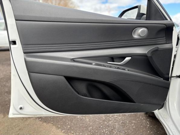 Hyundai Elantra VII (CN7) с пробегом 2021 года, цена 2 100 000 рублей, 18993 км, седан, Автокод Объявления