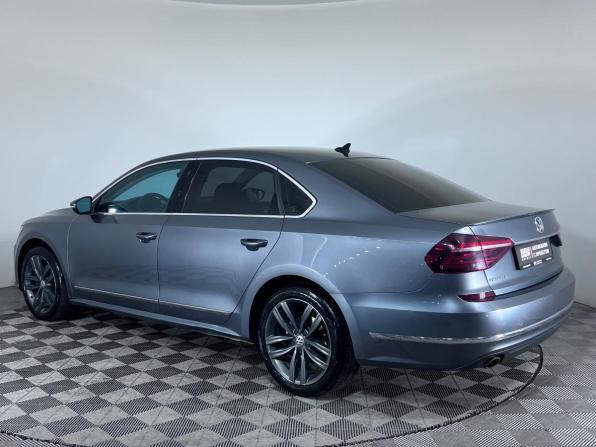 Volkswagen Passat (North America and China) I Рестайлинг с пробегом 2018 года, цена 1 650 000 рублей, 104530 км, седан, Автокод Объявления