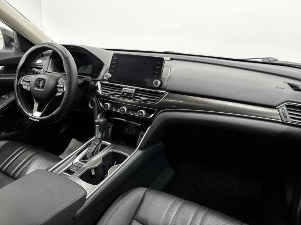 Honda Accord X Рестайлинг с пробегом 2022 года, цена 2 800 000 рублей, 68323 км, седан, Автокод Объявления