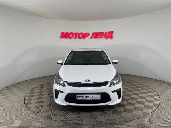 Kia Rio IV с пробегом 2017 года, цена 1 360 000 рублей, 83858 км, седан, Автокод Объявления