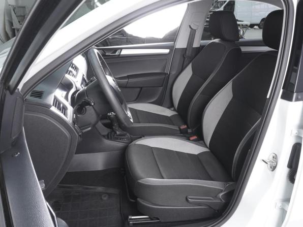 Skoda Rapid I Рестайлинг с пробегом 2019 года, цена 1 480 000 рублей, 79359 км, лифтбек, Автокод Объявления