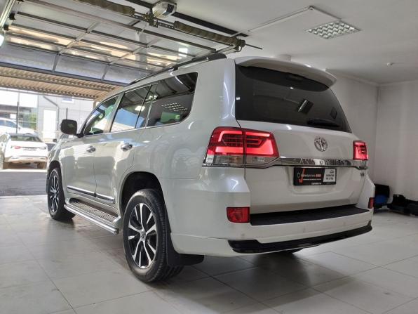 Toyota Land Cruiser 200 Series Рестайлинг 2 с пробегом 2015 года, цена 5 400 000 рублей, 204121 км, внедорожник, Автокод Объявления