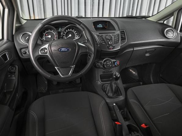 Ford Fiesta Mk6 Рестайлинг с пробегом 2016 года, цена 967 000 рублей, 54966 км, хэтчбек, Автокод Объявления