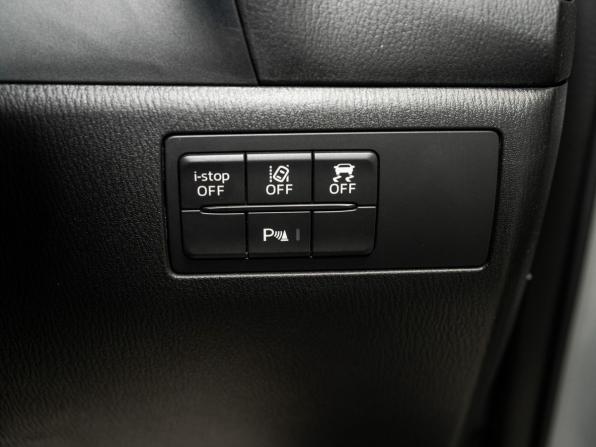 Mazda Axela III Рестайлинг с пробегом 2018 года, цена 1 620 000 рублей, 38456 км, хэтчбек, Автокод Объявления