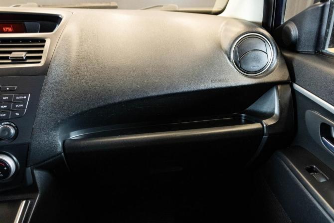 Mazda 5 II (CW) с пробегом 2011 года, цена 1 150 000 рублей, 186177 км, минивэн, Автокод Объявления