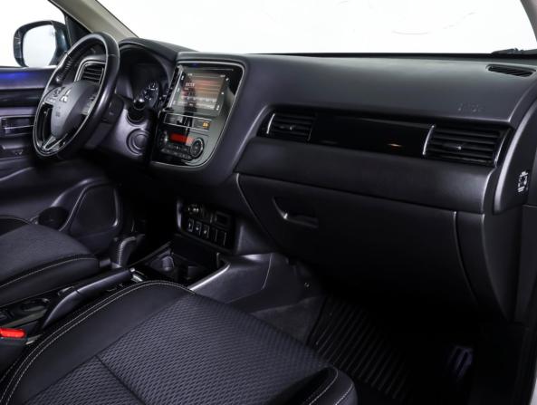 Mitsubishi Outlander III Рестайлинг 3 с пробегом 2019 года, цена 1 785 000 рублей, 188234 км, внедорожник, Автокод Объявления