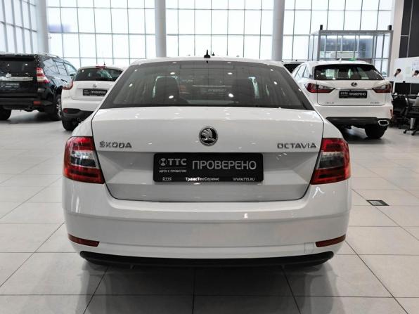 Skoda Octavia III (A7) Рестайлинг с пробегом 2017 года, цена 1 680 000 рублей, 61392 км, лифтбек, Автокод Объявления