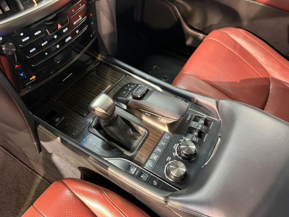 Lexus LX III Рестайлинг 2 с пробегом 2016 года, цена 6 300 000 рублей, 282400 км, внедорожник, Автокод Объявления