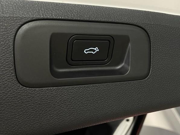 Geely Coolray I Рестайлинг с пробегом 2023 года, цена 1 999 000 рублей, 33205 км, внедорожник, Автокод Объявления