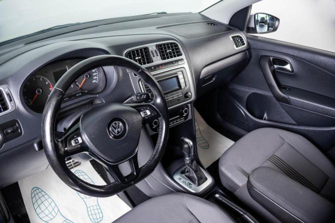 Volkswagen Polo V Рестайлинг с пробегом 2016 года, цена 1 179 000 рублей, 74830 км, седан, Автокод Объявления