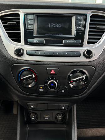 Hyundai Solaris II с пробегом 2019 года, цена 1 325 000 рублей, 120600 км, седан, Автокод Объявления
