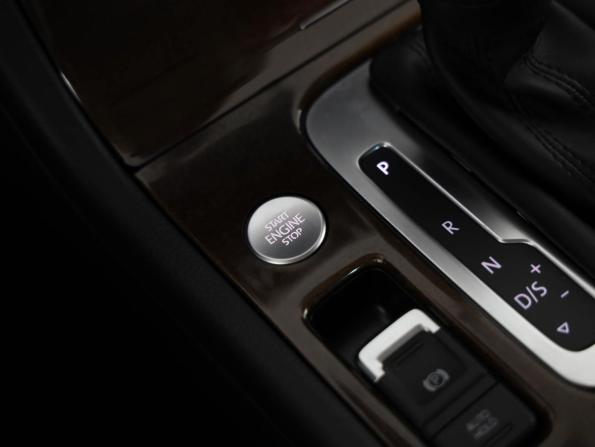 Volkswagen Touareg II Рестайлинг с пробегом 2016 года, цена 2 649 000 рублей, 233758 км, внедорожник, Автокод Объявления