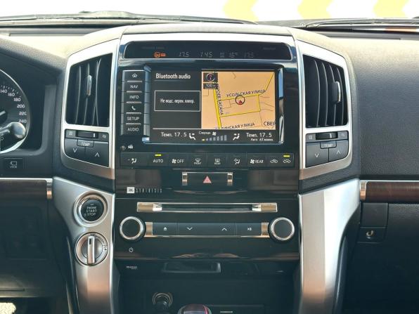 Toyota Land Cruiser 200 Series Рестайлинг 1 с пробегом 2015 года, цена 4 060 000 рублей, 251919 км, внедорожник, Автокод Объявления