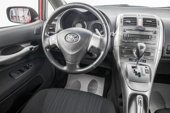 Toyota Auris I с пробегом 2007 года, цена 699 000 рублей, 270000 км, хэтчбек, Автокод Объявления