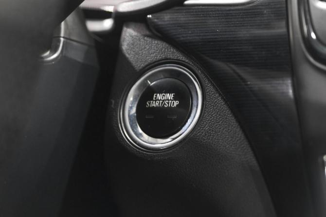 Opel Insignia I Рестайлинг с пробегом 2014 года, цена 979 000 рублей, 200300 км, седан, Автокод Объявления