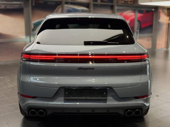 Porsche Cayenne III Рестайлинг с пробегом 2025 года, цена 17 500 000 рублей, 667 км, внедорожник, Автокод Объявления