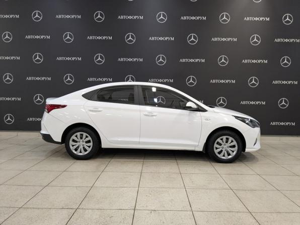 Hyundai Solaris II Рестайлинг с пробегом 2022 года, цена 1 650 000 рублей, 51658 км, седан, Автокод Объявления
