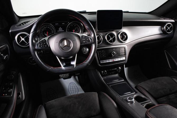 Mercedes-Benz GLA I (X156) Рестайлинг с пробегом 2018 года, цена 2 899 000 рублей, 97000 км, внедорожник, Автокод Объявления