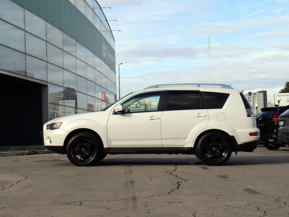 Mitsubishi Outlander II Рестайлинг с пробегом 2010 года, цена 900 000 рублей, 229302 км, внедорожник, Автокод Объявления