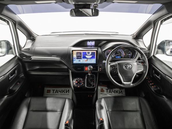 Toyota Esquire I с пробегом 2016 года, цена 2 048 500 рублей, 199214 км, минивэн, Автокод Объявления