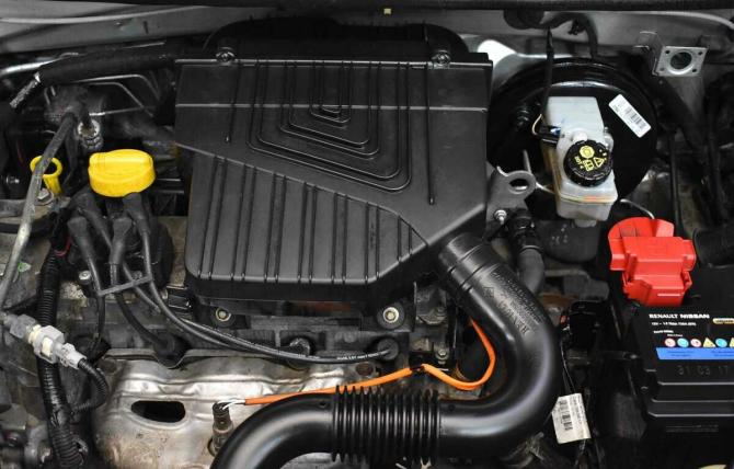 Renault Sandero II с пробегом 2017 года, цена 965 000 рублей, 73040 км, хэтчбек, Автокод Объявления