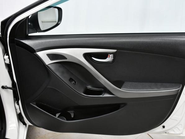 Hyundai Elantra V (MD) Рестайлинг с пробегом 2014 года, цена 947 000 рублей, 201000 км, седан, Автокод Объявления