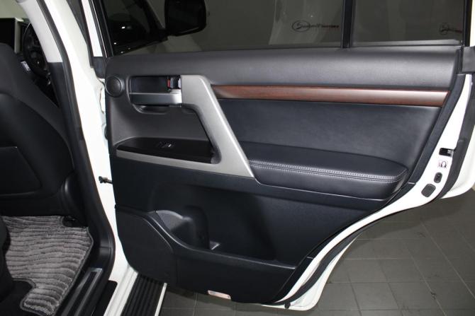 Toyota Land Cruiser 200 Series Рестайлинг 2 с пробегом 2020 года, цена 11 300 000 рублей, 8200 км, внедорожник, Автокод Объявления