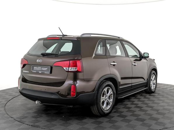 Kia Sorento II Рестайлинг с пробегом 2018 года, цена 1 750 000 рублей, 208000 км, внедорожник, Автокод Объявления