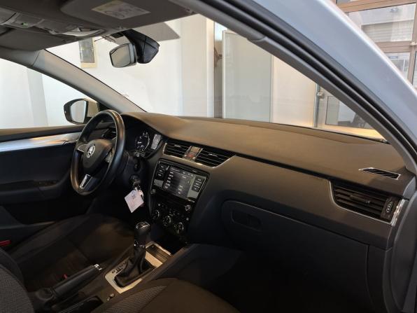 Skoda Octavia III (A7) Рестайлинг с пробегом 2017 года, цена 1 600 000 рублей, 159477 км, лифтбек, Автокод Объявления