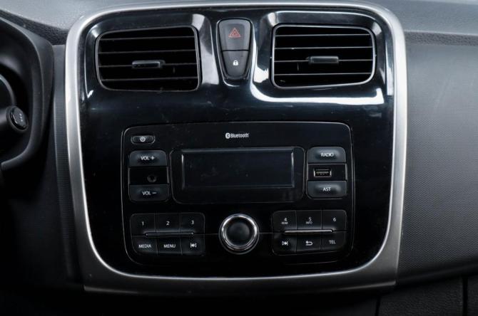 Renault Logan II Рестайлинг с пробегом 2020 года, цена 799 000 рублей, 83087 км, седан, Автокод Объявления