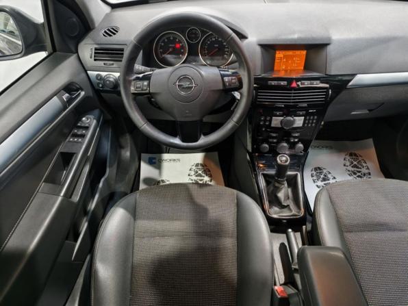 Opel Astra H Рестайлинг с пробегом 2011 года, цена 595 000 рублей, 143084 км, хэтчбек, Автокод Объявления