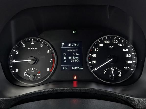 Hyundai Solaris II с пробегом 2017 года, цена 1 225 000 рублей, 123475 км, седан, Автокод Объявления