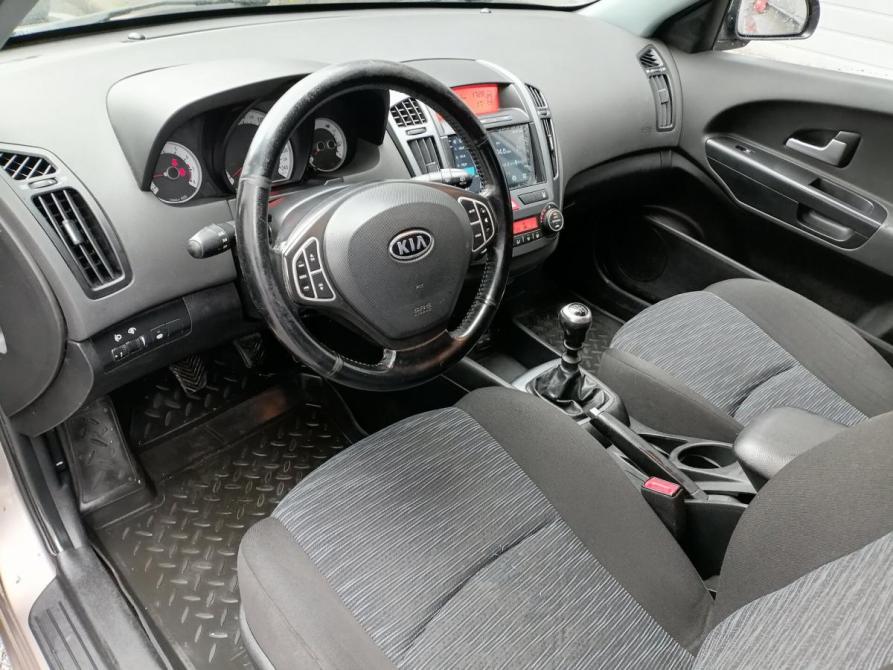 Kia Ceed I Санкт-Петербург  - изображение 9