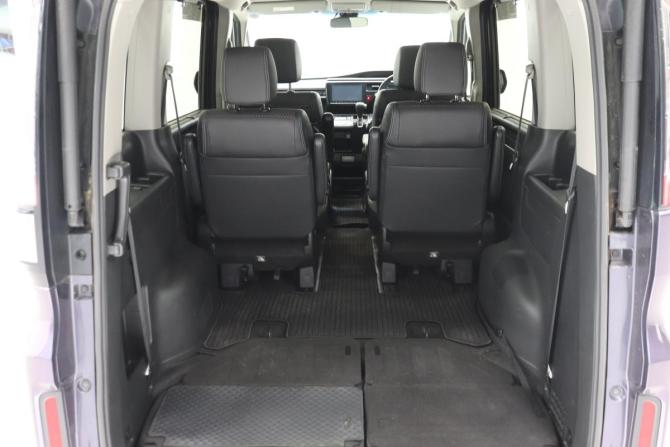 Honda Stepwgn V с пробегом 2017 года, цена 1 772 000 рублей, 175579 км, минивэн, Автокод Объявления