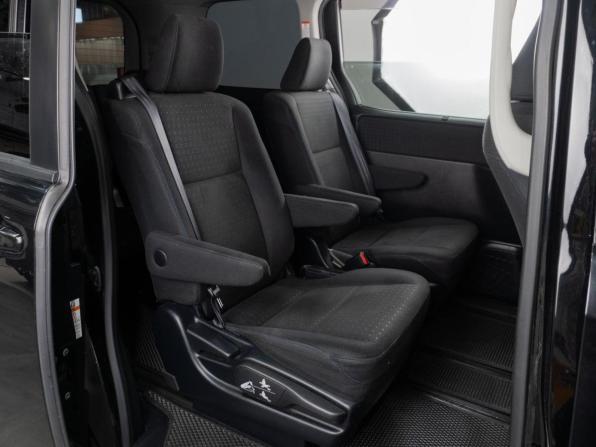Toyota Voxy III (R80) с пробегом 2015 года, цена 1 749 000 рублей, 183459 км, минивэн, Автокод Объявления