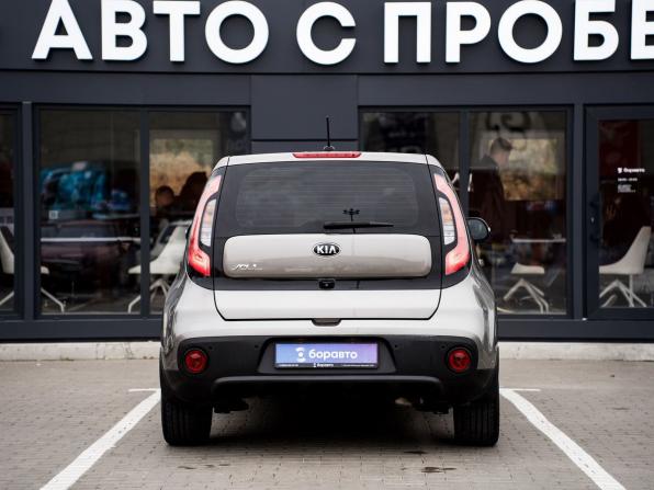 Kia Soul II Рестайлинг с пробегом 2018 года, цена 1 800 000 рублей, 53831 км, хэтчбек, Автокод Объявления