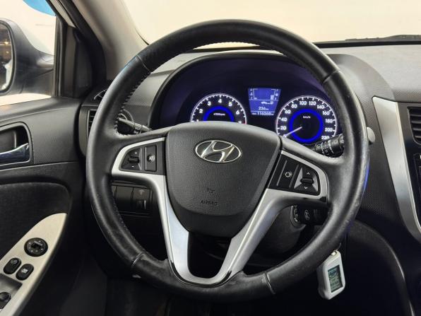 Hyundai Solaris I с пробегом 2012 года, цена 790 000 рублей, 116267 км, хэтчбек, Автокод Объявления