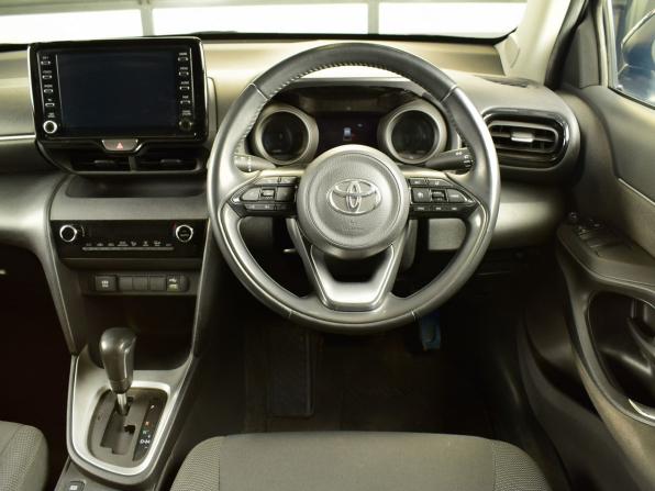 Toyota Yaris Cross I с пробегом 2022 года, цена 1 785 995 рублей, 76129 км, внедорожник, Автокод Объявления