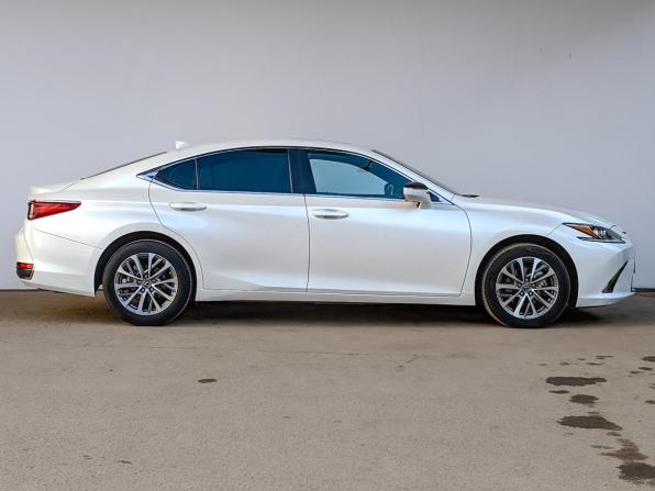 Lexus ES VII Рестайлинг с пробегом 2023 года, цена 4 525 000 рублей, 25601 км, седан, Автокод Объявления
