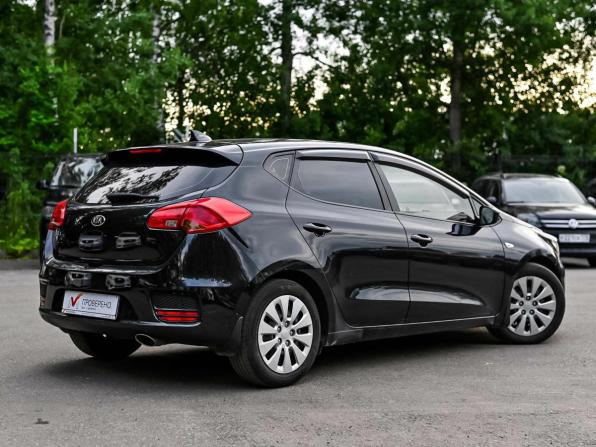 Kia Ceed II Рестайлинг с пробегом 2017 года, цена 980 000 рублей, 252631 км, хэтчбек, Автокод Объявления