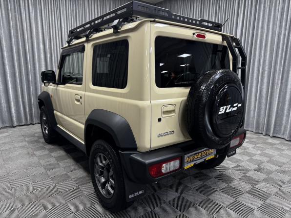 Suzuki Jimny IV с пробегом 2022 года, цена 2 550 000 рублей, 28878 км, внедорожник, Автокод Объявления
