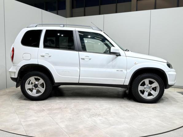 Chevrolet Niva I Рестайлинг с пробегом 2018 года, цена 735 000 рублей, 177248 км, внедорожник, Автокод Объявления