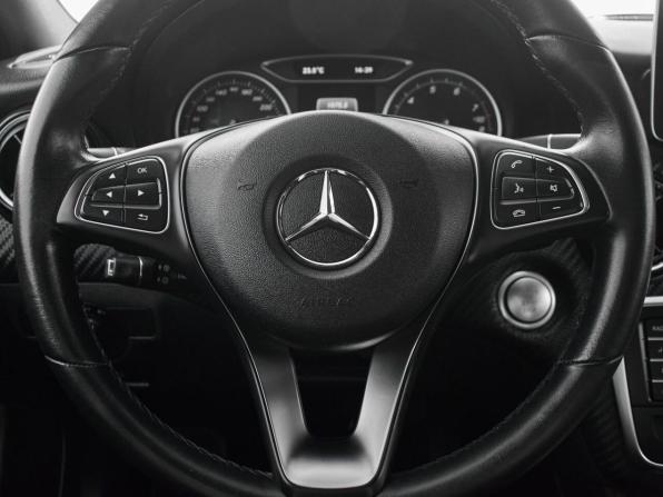 Mercedes-Benz GLA I (X156) Рестайлинг с пробегом 2019 года, цена 2 725 000 рублей, 40236 км, внедорожник, Автокод Объявления