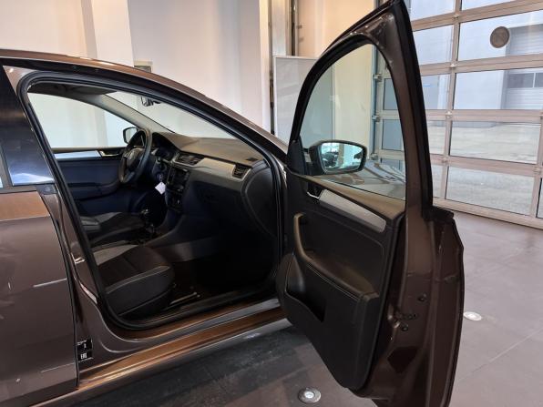 Skoda Rapid I Рестайлинг с пробегом 2019 года, цена 1 388 000 рублей, 113340 км, лифтбек, Автокод Объявления
