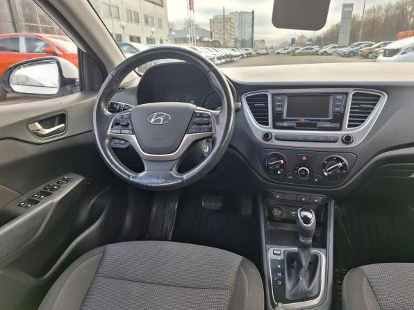 Hyundai Solaris II с пробегом 2020 года, цена 1 299 000 рублей, 106700 км, седан, Автокод Объявления
