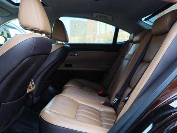 Lexus ES VI Рестайлинг с пробегом 2015 года, цена 2 440 000 рублей, 132700 км, седан, Автокод Объявления